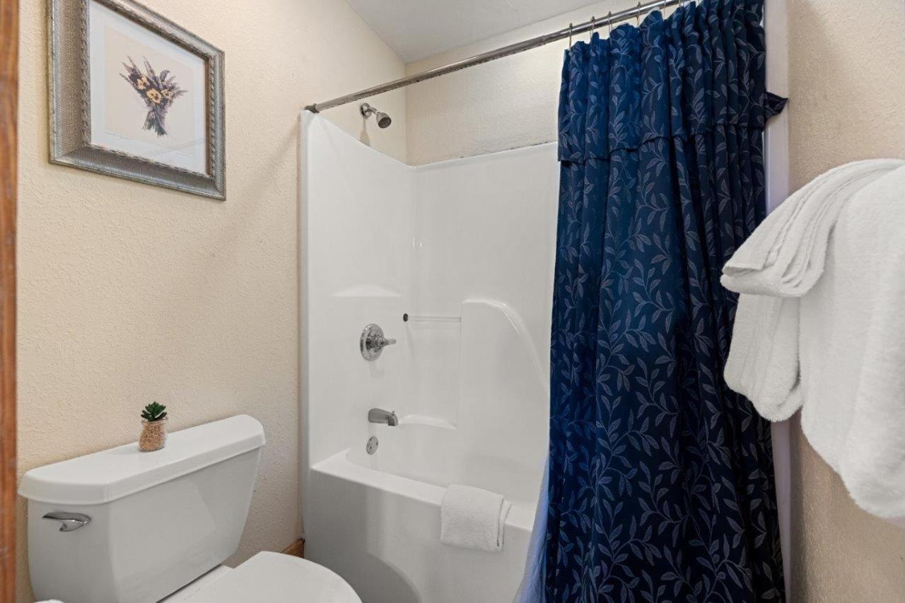 Apartment Poplar Point Unit 12e By Eden Crest