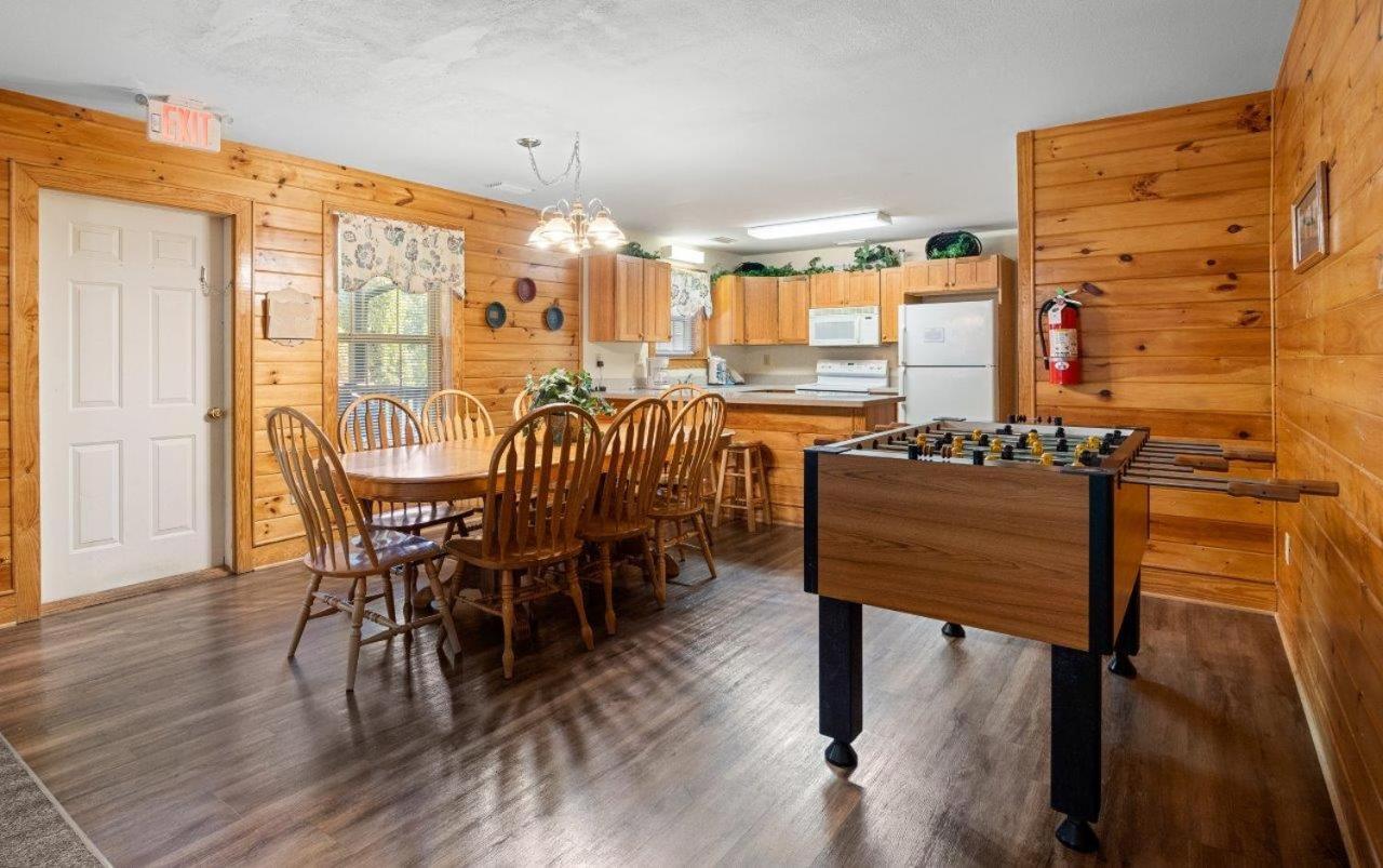 Apartment Poplar Point Unit 12e By Eden Crest