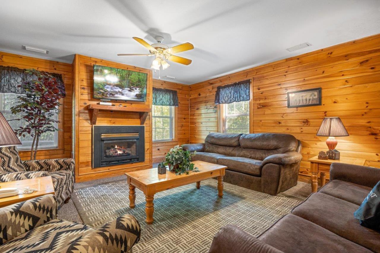 Apartment Poplar Point Unit 12e By Eden Crest Pigeon Forge