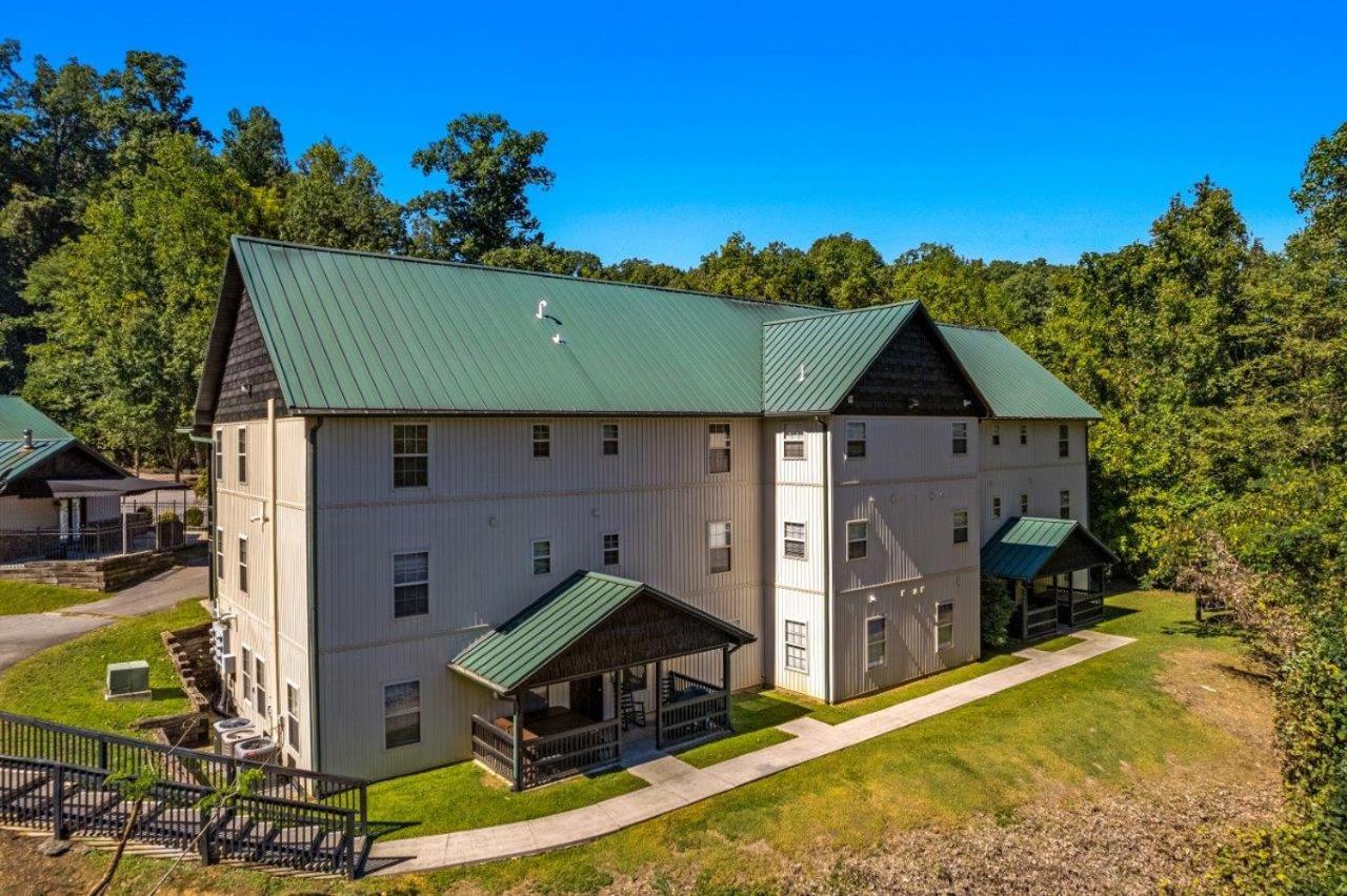 Apartment Poplar Point Unit 12e By Eden Crest *