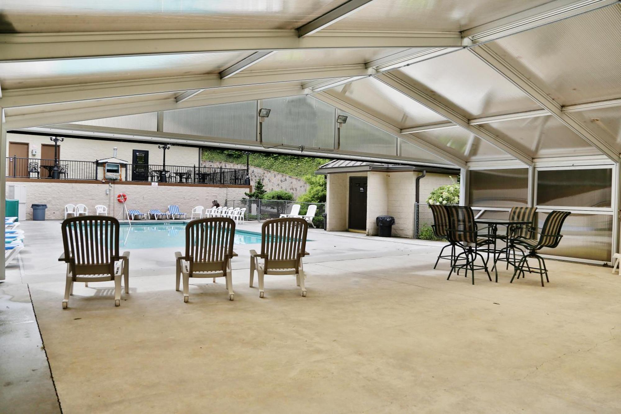 Poplar Point Unit 12b By Eden Crest Apartment *